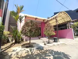 Rumah 144 m2 banting harga di perumahan cluster solo baru