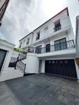 Rumah Cipete Dijual. UNIT BARU, Jalan Lebar 3 Mobil. NEGO sd DEAL