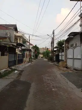 Dijual Rumah Tua Butuh Renovasi di gading griya lestari