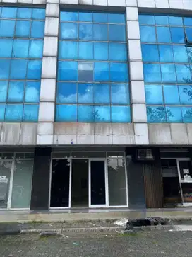 Disewakan Ruko Lokasi Strategis di Taman Tekno