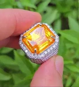 Natural Yellow Saphire 15 ct Srilanka