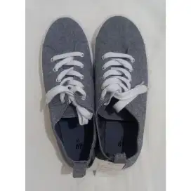 Sepatu H&M Denim Sneakers