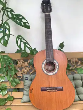 Gitar akustik yamaha C40