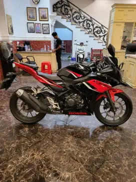 CBR 150 R ABS CASH KREDIT /GARANSI MESIN DAN FREE SERVICE 6X