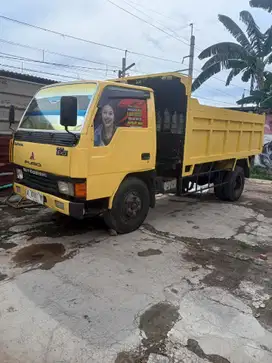 2003 ragasa dumptruck..