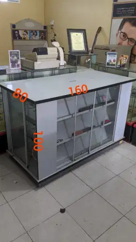 Etalase display bekas