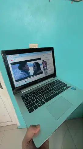 Laptop Asus Touchscreen sudah SSD murah