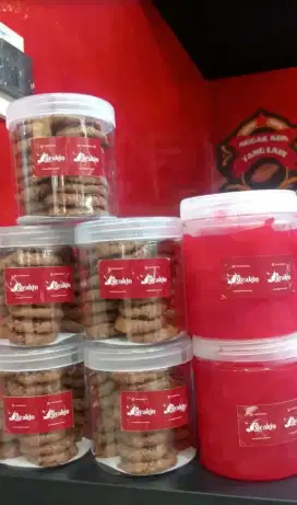 Di butuhkan segera karyawati untuk outlet chicken steak