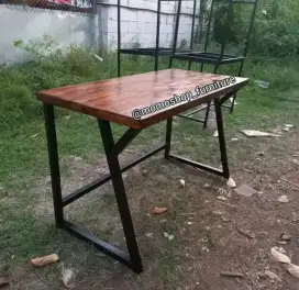 Meja belajar rangka besi