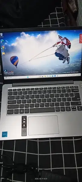 Dijual laptop lenovo ideapad slim 1i