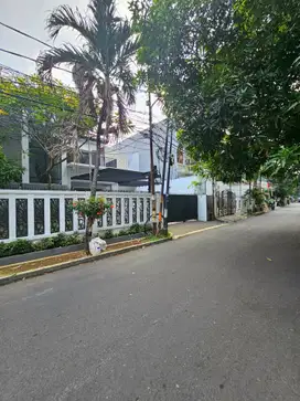 Dekat Toll, Antasari. Rumah Cilandak Barat Dijual. Bersih & Terawat