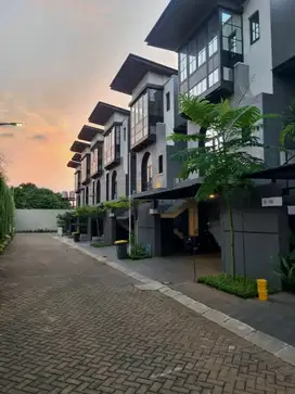 Rumah Dijual Ampera - Cilandak. UNIT BARU, Eksklusif, Jalan Utama