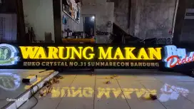 Papan nama ruangan