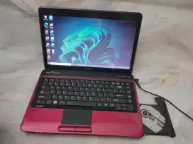 Laptop Toshiba Satelite L745 Core I5 Ram 4GB Minus Batre Aja Drop