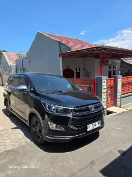 INNOVA 2.4 VENTURER MATIC DIESEL 2019