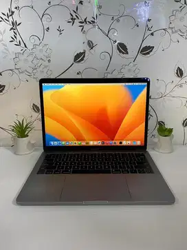 MacBook Pro 2017 core i5 Ram 16/256 Gb