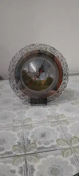 Pajangan jam dari luar