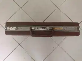 Vintage Samsonite briefcase (no key)