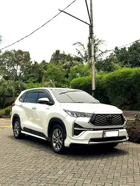 Toyota Kijang Innova 2.0 Zenix Q HV CVT TSS Modellista Hybrid-AT 2023