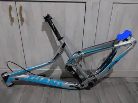 Jual frame fullsus Giant Trance uk M 27.5 spt baru