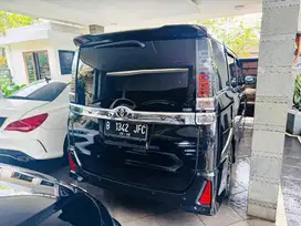 Toyota Voxy 2021