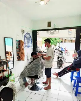 Loker pangkas rambut asgar