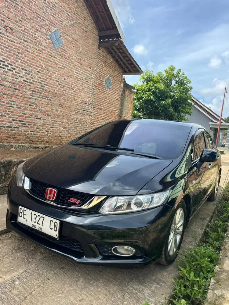 Mobil Honda Civic FB2 1.8MT th 2013