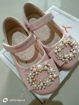Sepatu anak yongki