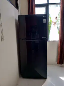 Jual lemari es 2 pintu jumbo LG Linear inventer 475L