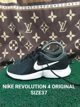 NIKE REVOLUTION 4 ORIGINAL SIZE36 joss90% asli bukan lokal siap pakai