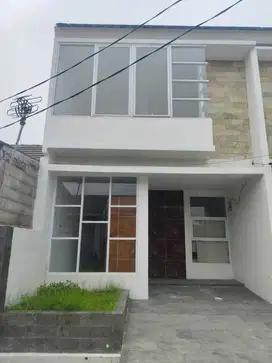 Dijual Rumah 2 lantai (Over kredit) di Darmawangsa Residence Bekasi