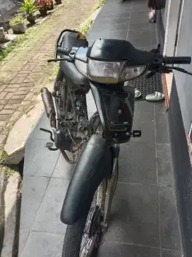 happy model supra