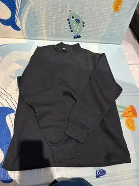 Preloved turtleneck Sweater jogunshop Ukuran L