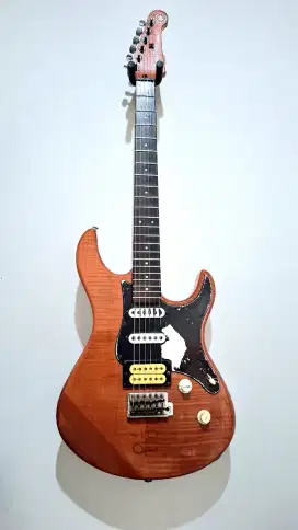 Yamaha Pacifica 212 VQM HSS
