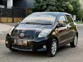 Yaris E AT 2012 Hitam