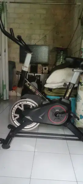 Sepeda statis gym