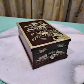 Korean traditional lacquer jewelry box flower design mirror | Jewelry