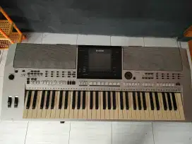 Yamaha PSR S900