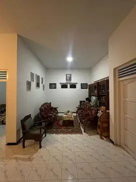 Rumah strategis pinggir jalan raya Warujayeng