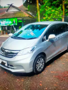 Honda Freed 2013 Bensin jual ajah