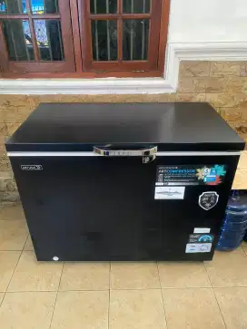 Kulkas freezer Artugo 330L
