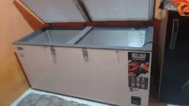 Di jual freezer 600 ml masih bisa nego!