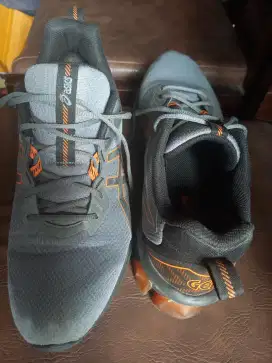 Sepatu asics GEL