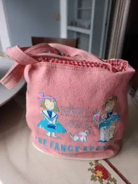 Tas dengan pengaman yg di serot