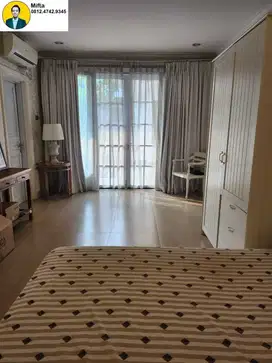 46. Dijual Rumah Hook dengan Halaman Luas & Asri di Pancoran Jaksel