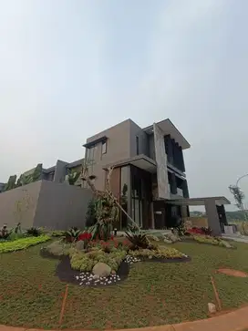 DIJUAL.. RUMAH BARU ADA LIFT SEBERANG MAL DI KOTA WISATA, HARGA MURAH