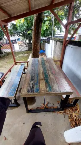 2 kursi panjang + meja ukuran 90cm x 2m