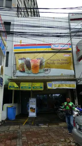 RUKO DI JL.SAMANHUDI RAYA,KREKOT PASAR BARU-BANGUNAN 2,5 LANTAI