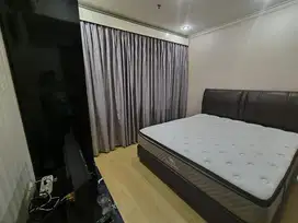1 kamar tidur furnish lantai parkit Apt.Royal mediterania dekat CP