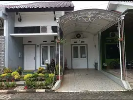 Di jual rumah cantik dlm komplek cimanggis mekarsari